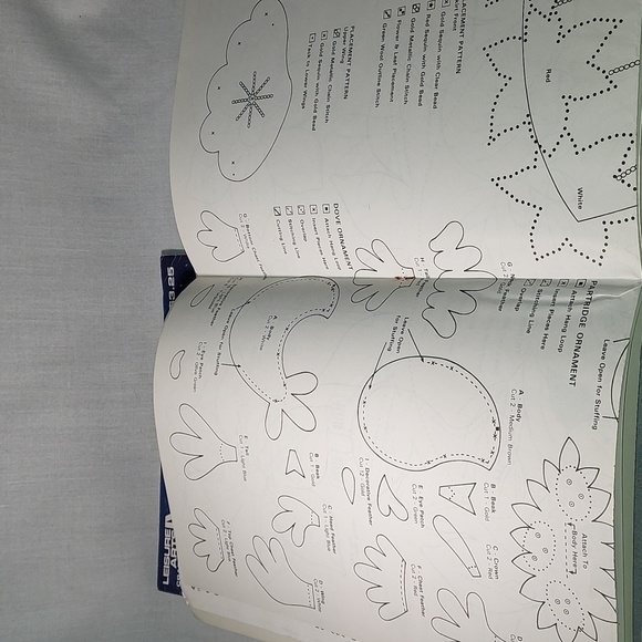 Vintage Leisure Arts Craft Leaflets 1005 Holiday Hoops and 1027 Felt Christmas - Picture 6 of 10